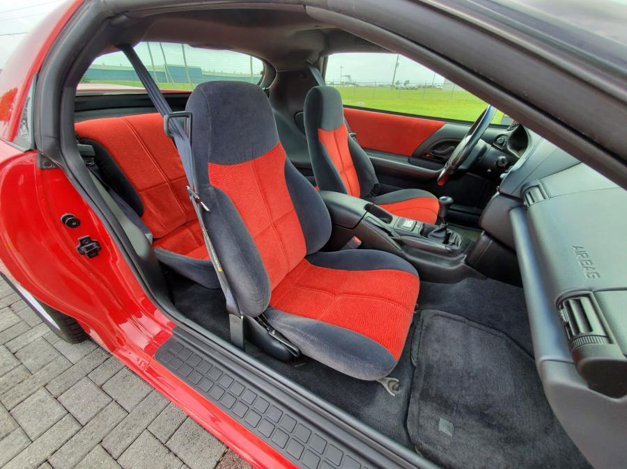 Интерьер Chevrolet Camaro SS (1710) 1996 года  (фото 65 из 101)